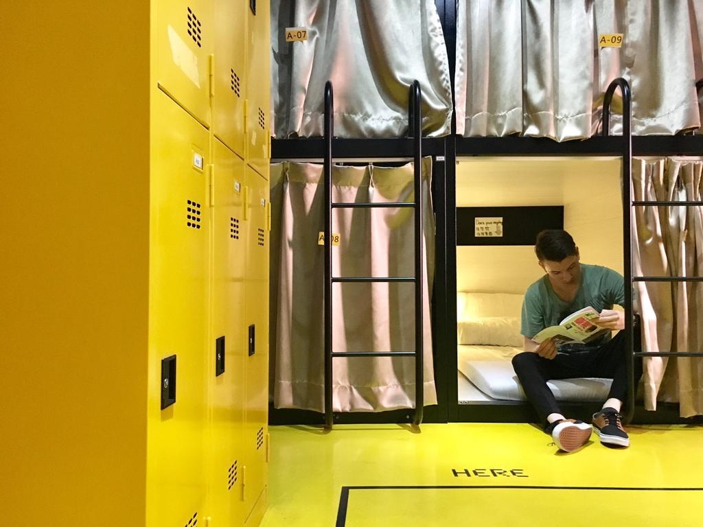 Here X There Hostel Taipei Main Station Экстерьер фото