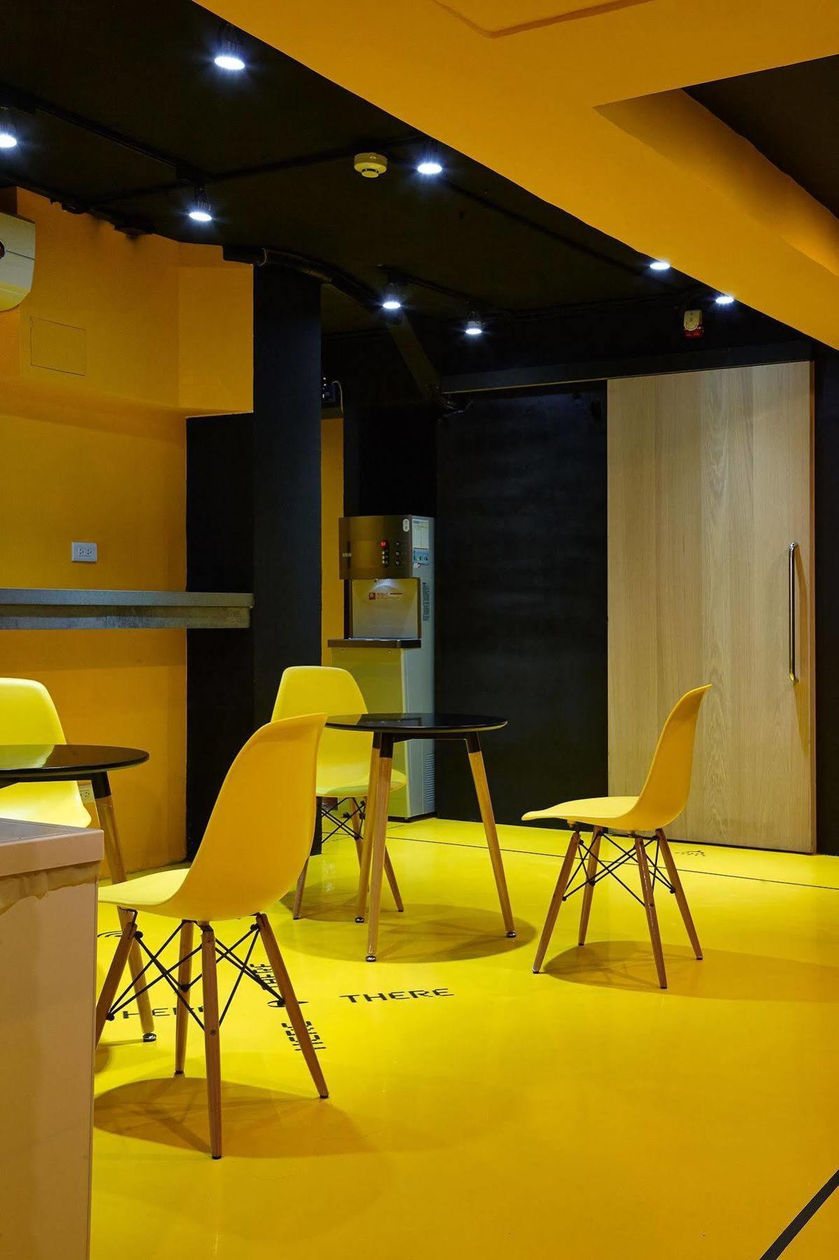 Here X There Hostel Taipei Main Station Экстерьер фото