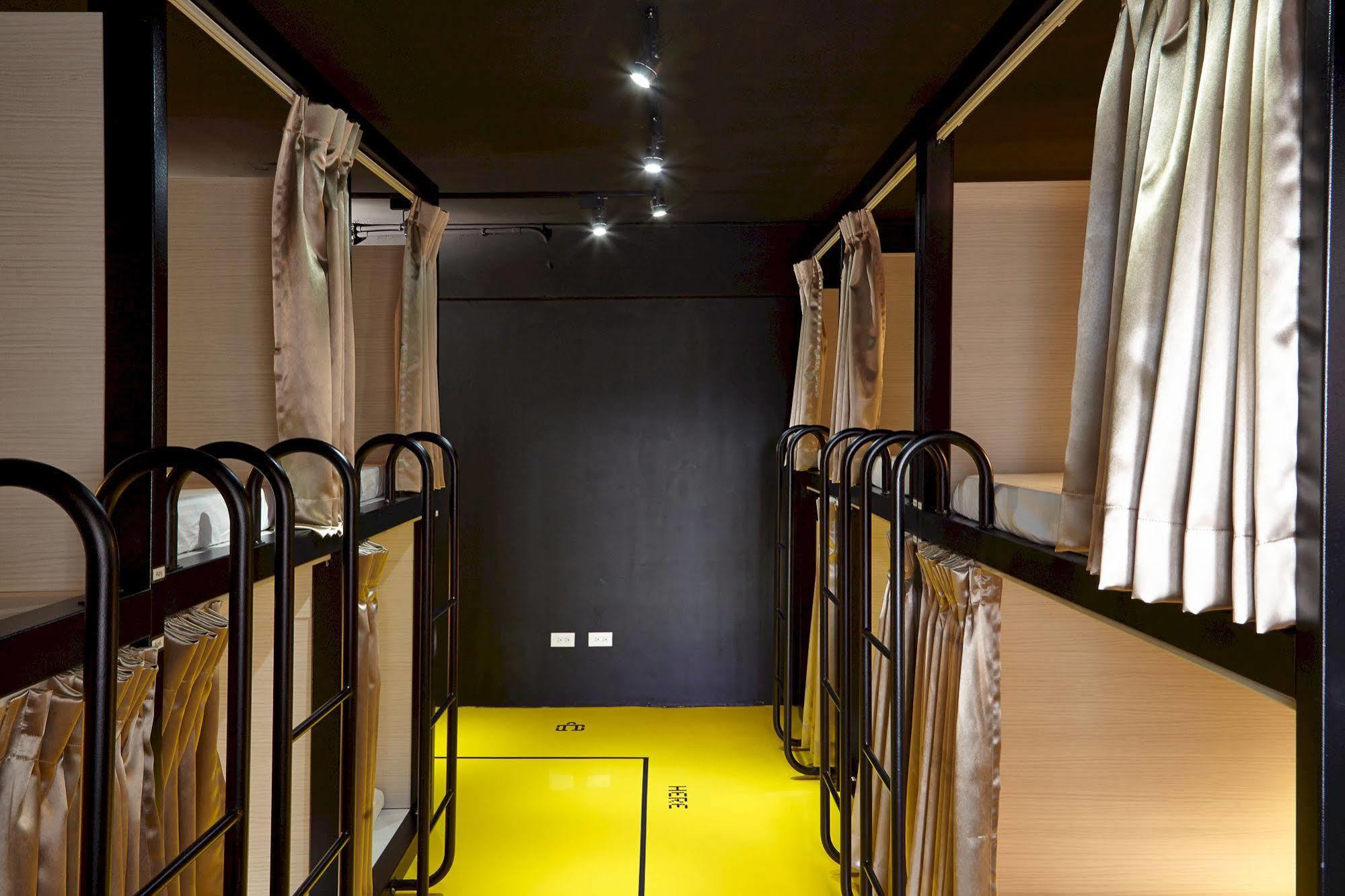 Here X There Hostel Taipei Main Station Экстерьер фото