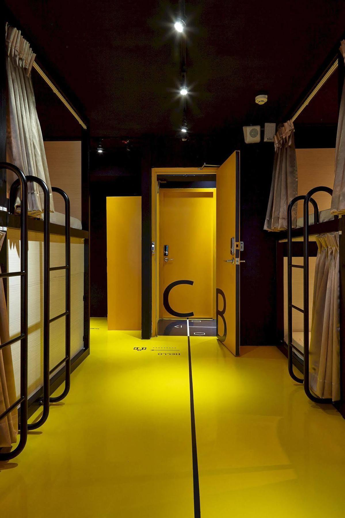 Here X There Hostel Taipei Main Station Экстерьер фото