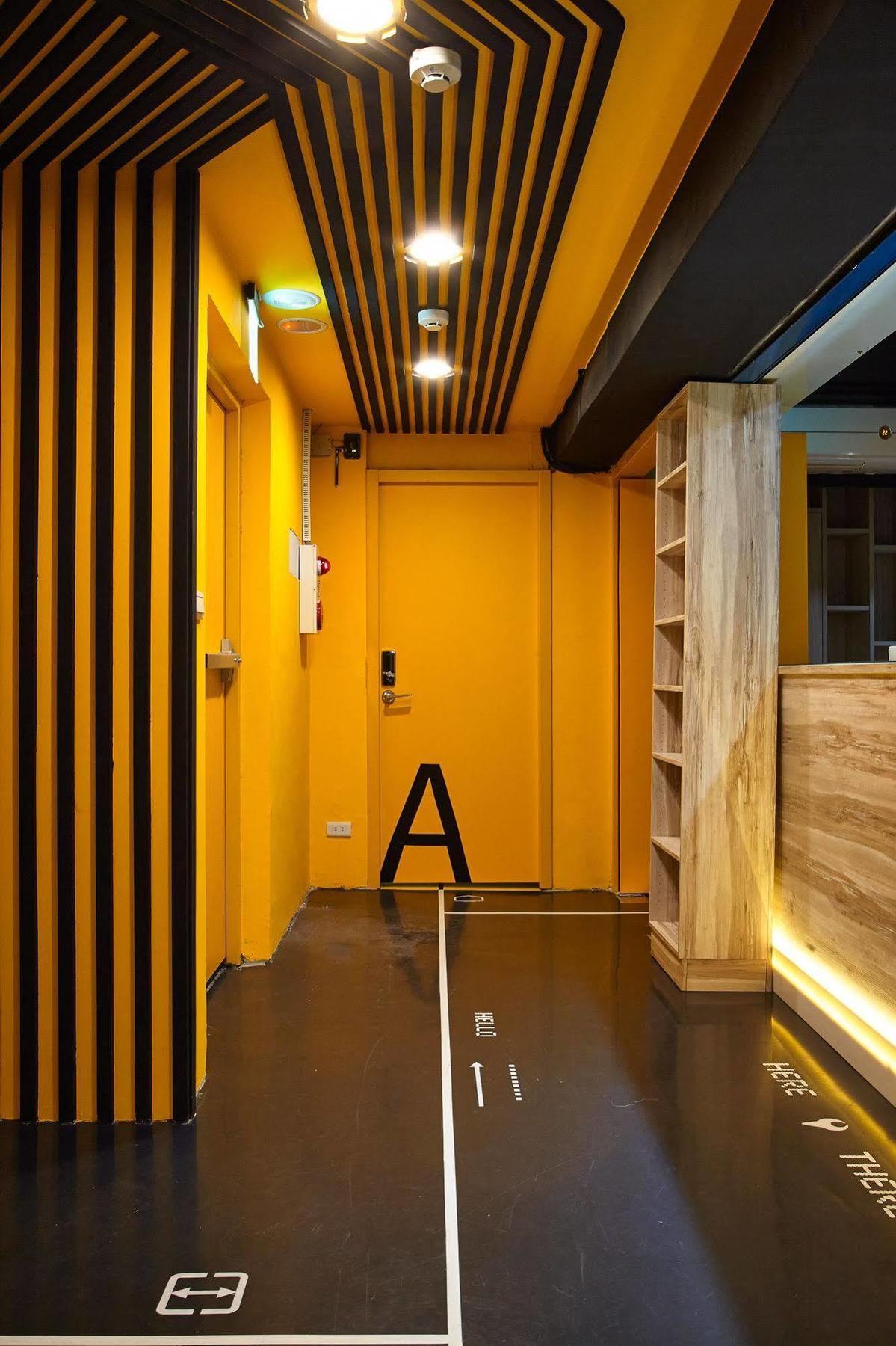 Here X There Hostel Taipei Main Station Экстерьер фото